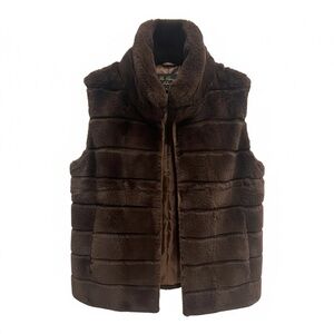 Preowned Linda Richards Brown Rex Fur Vest in Size Medium